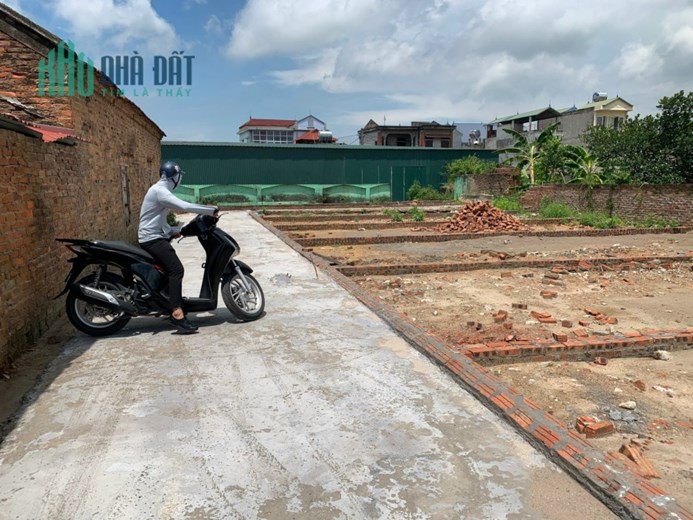 Bán 59m đầu làng Bắc Thượng - Quang Tiến - Sóc sơn, oto vào đất giá nhỉnh 800tr. ☎️ 0981568317