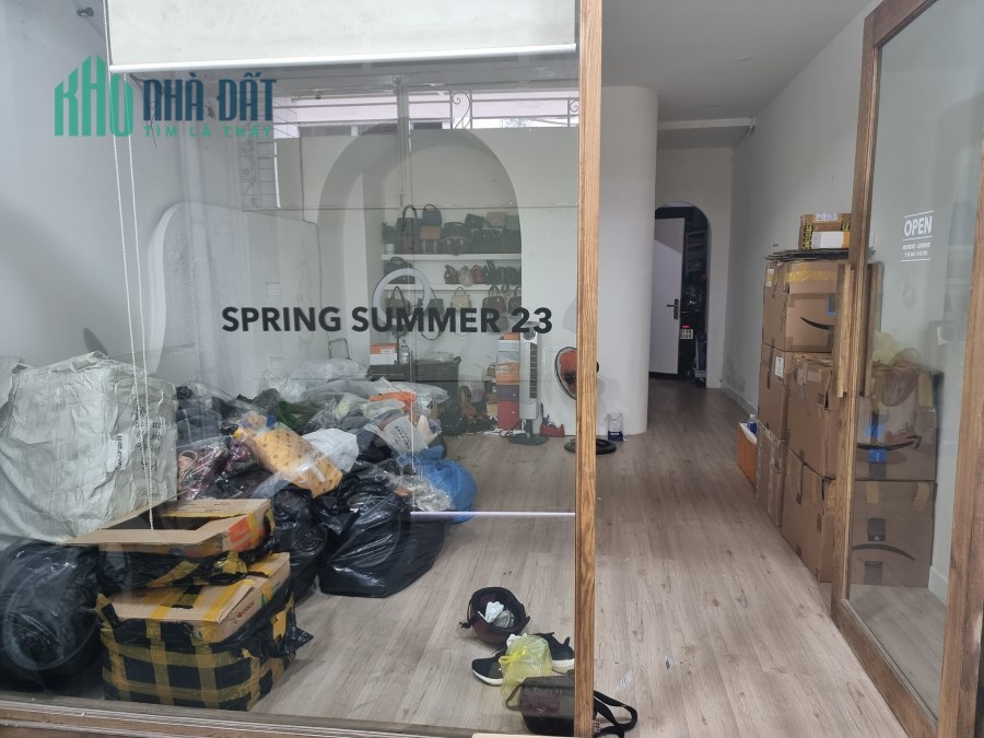 Cho thuê mặt bằng trong hẻm trung tâm Q3 Lê Văn Sỹ