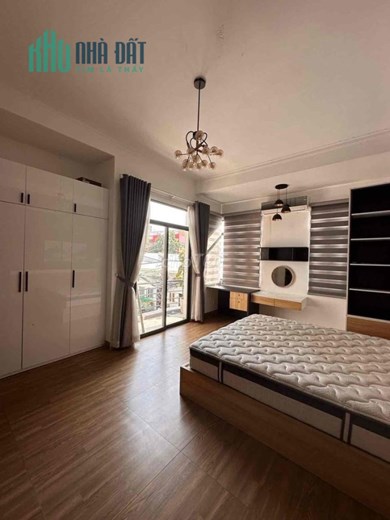 Cho thuê góc 2MT hẻm Nguyễn Phúc Chu, 3 tầng đẹp
