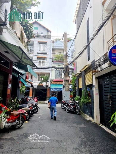 Cho thuê nhà 4 tầng MT đường Hậu Giang gần sân bay TSN