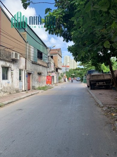 Bán đất Tam Trinh, Hoàng Mai, tặng nhà cấp 4, ô tô tránh, có vỉa hè 72 m2, 12 tỷ 500