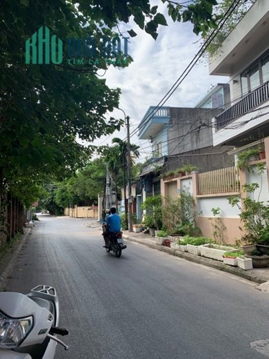 Bán đất Tam Trinh, Hoàng Mai, tặng nhà cấp 4, ô tô tránh, có vỉa hè 72 m2, 12 tỷ 500