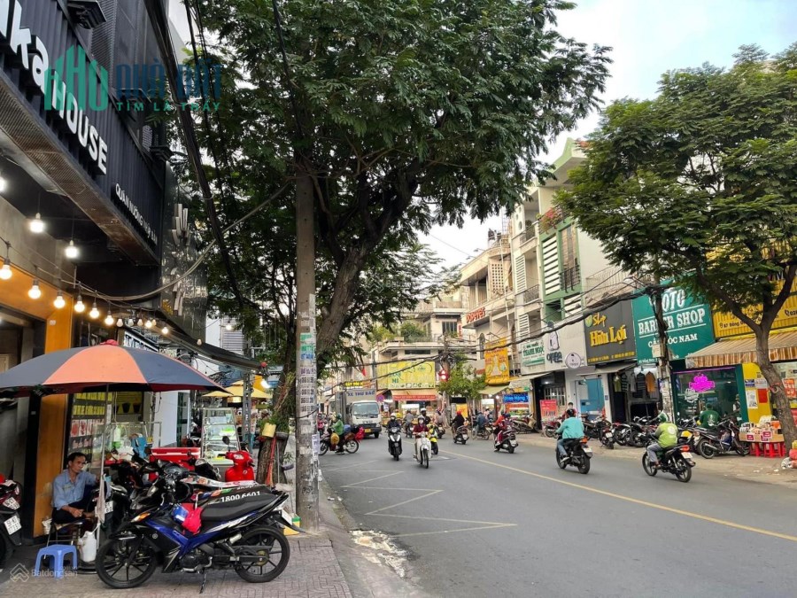 Cho thuê nhà 3 tầng MT đường Đồng Đen, kinh doanh sầm uất