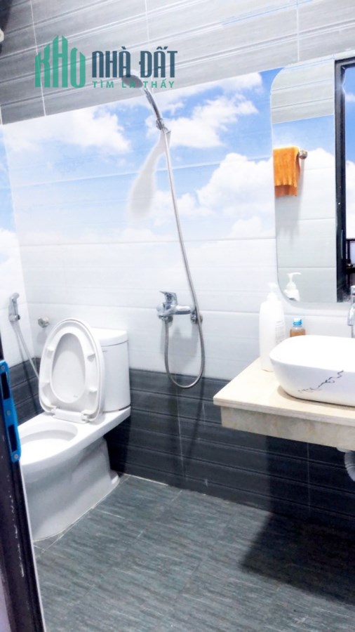 Phương Mai nhỉnh 4 tỷ nhà ở luôn 4PN Ô Tô đỗ cửa Phân Lô Cực Hiếm