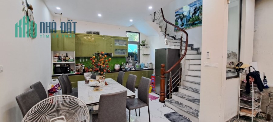 Chỉ nhỉnh 4 tỷ nhà giáp Xã Đàn 3PN Ô Tô đỗ cửa sổ Phân Lô 2 mặt ngõ
