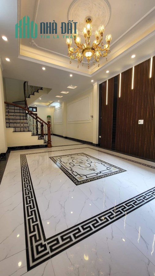 Cổ Linh nhà đẹp 4 tầng 52m , ngõ oto thông, gần AEON, thoáng sáng, tiện ích 6 tỷ 2