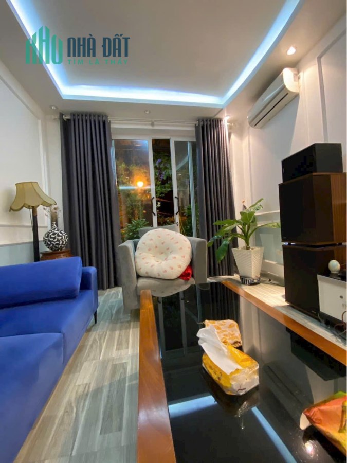 Bán nhà mặt đường Miếu Hai Xã vị trí cực đẹp, diện tích 37m 3 tầng GIÁ 4.5 tỉ