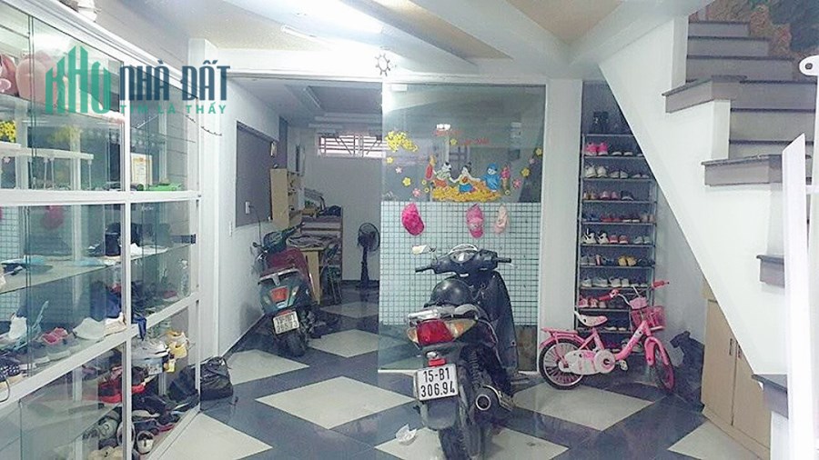 Bán nhà ngõ 193 Hồ Sen, diện tích 42m 4 tầng GIÁ 2.8 tỉ