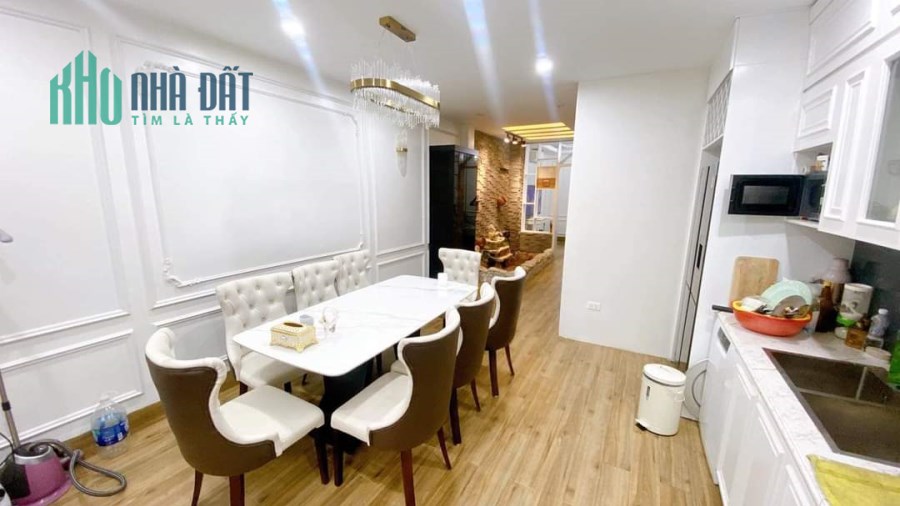 PHÂN LÔ VIP QUẬN ĐỐNG ĐA - PHỐ HOÀNG CẦU - NHÀ ĐẸP DÁT VÀNG ; 50M X 6 TẦNG. GIÁ 17 TỶ NHỈNH.