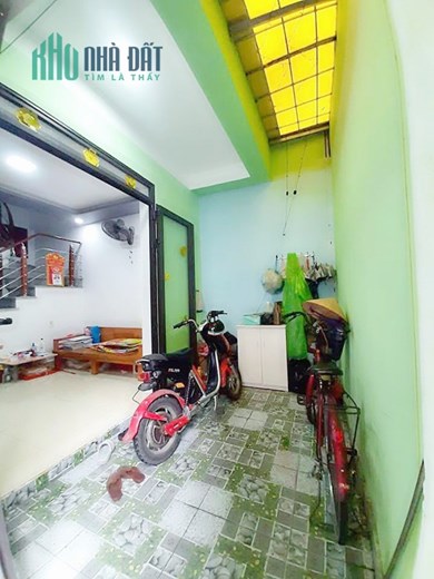 Bán nhà phố Nguyễn Tường Loan 3 tầng GIÁ 1.69 tỉ ngõ nông