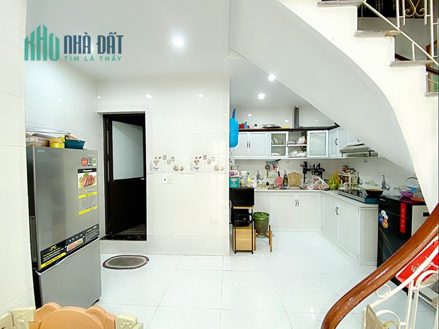 Bán nhà đẹp đường Dư Hàng, diện tích 42m 2 tầng GIÁ 1.7 tỉ