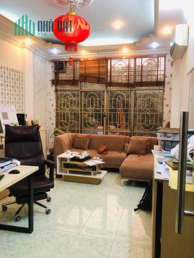 Cho thuê nhà mặt phố Khuất Duy Tiến Thanh Xuân 40m2 x 5T
