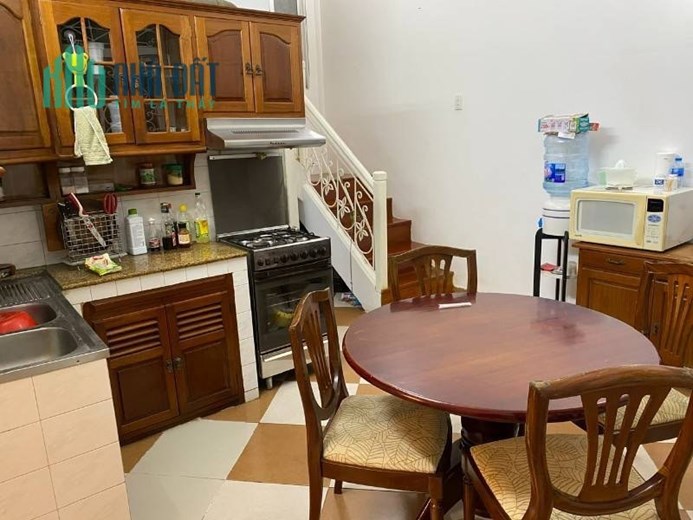 Cho thuê nhà biệt thự tại ngõ phố Thuỵ Khuê Tây Hồ