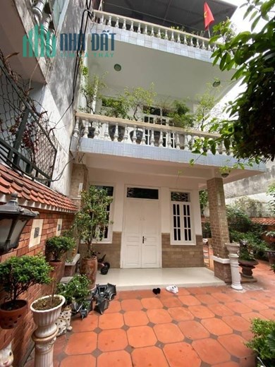 Cho thuê nhà biệt thự tại ngõ phố Thuỵ Khuê Tây Hồ
