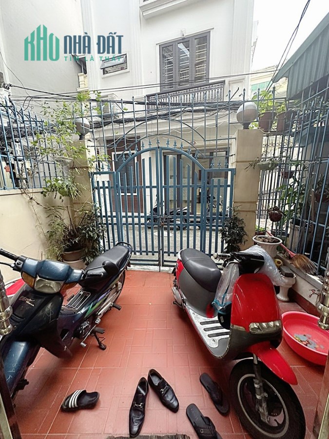 Bán nhà mặt ngõ Nam Pháp thông Văn Cao, 55m 3 tầng lô góc GIÁ 3.4 tỉ ô.tô tận cửa