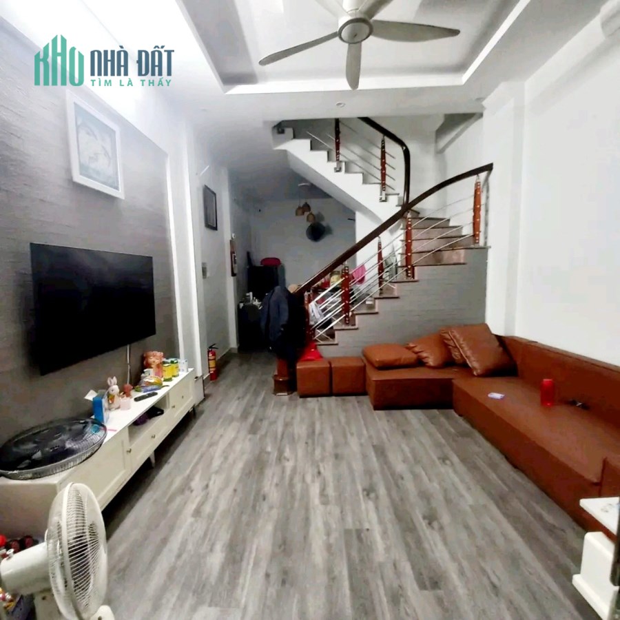 Bán nhà phố Hoàng Ngân 46m 4 tầng mặt tiền 4m vài bước ra mặt phố ô tô tránh nhỉnh 6 tỷ lh