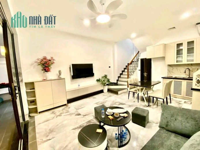 BÁN NHÀ MỚI ĐẸP 5 TẦNG GẦN HỒ ĐẮC DI DT:37M2 3 NGỦ MT:4.3M GIÁ: HƠN 4 TỶ CHỈ 20M RA ÔTÔ - NGÕ NÔNG