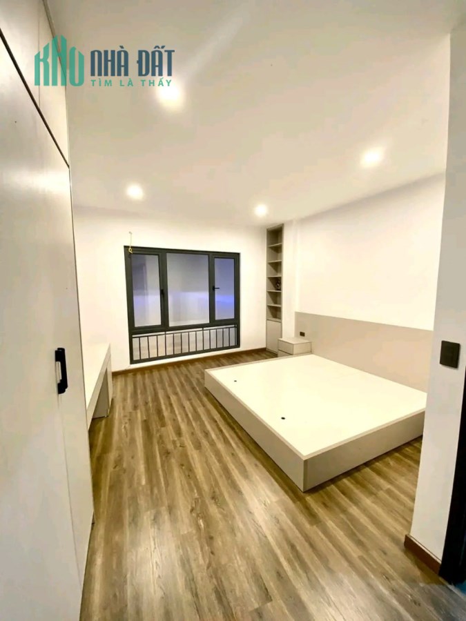 BÁN NHÀ MỚI ĐẸP 5 TẦNG GẦN HỒ ĐẮC DI DT:37M2 3 NGỦ MT:4.3M GIÁ: HƠN 4 TỶ CHỈ 20M RA ÔTÔ - NGÕ NÔNG