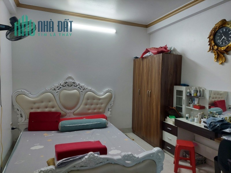 Bán nhà 4 tầng Ngọc Thụy,Long Biên 40m2,lô góc,oto,10m ra hồ nhỉnh 4tỷ