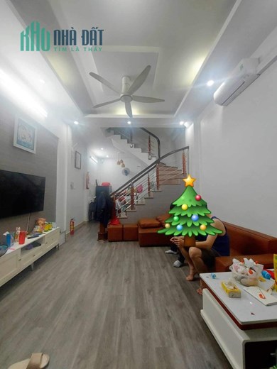 HOÀNG NGÂN - NHÀ ĐẸP - NGÕ NÔNG -30M RA MẶT PHỐ - DT 46M ,MT 4 M -GIÁ NHỈNH 6 TỶ
