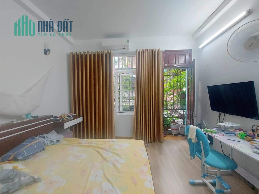 HOÀNG NGÂN - NHÀ ĐẸP - NGÕ NÔNG -30M RA MẶT PHỐ - DT 46M ,MT 4 M -GIÁ NHỈNH 6 TỶ