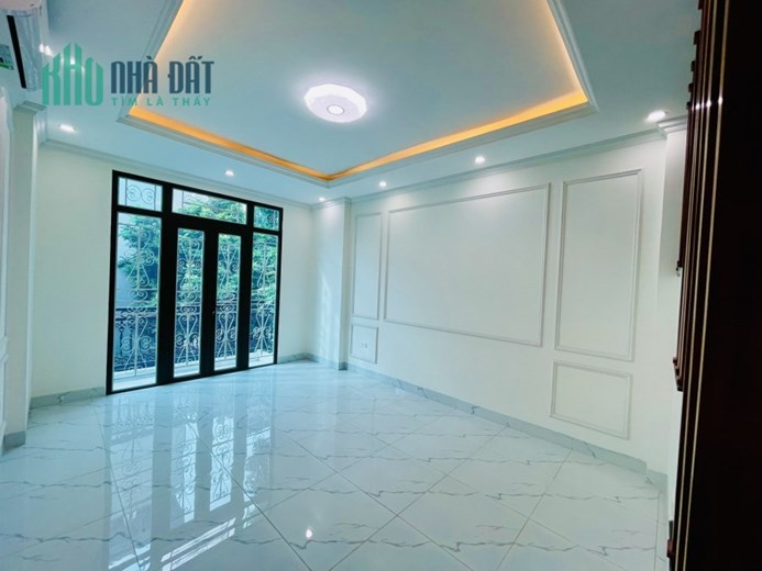 Cần Bán nhà Phố  Phương ô tô đỗ cửa Full nội thất 42m 5tầng MT 3,7m Chỉ 6 tỷ LHCC.