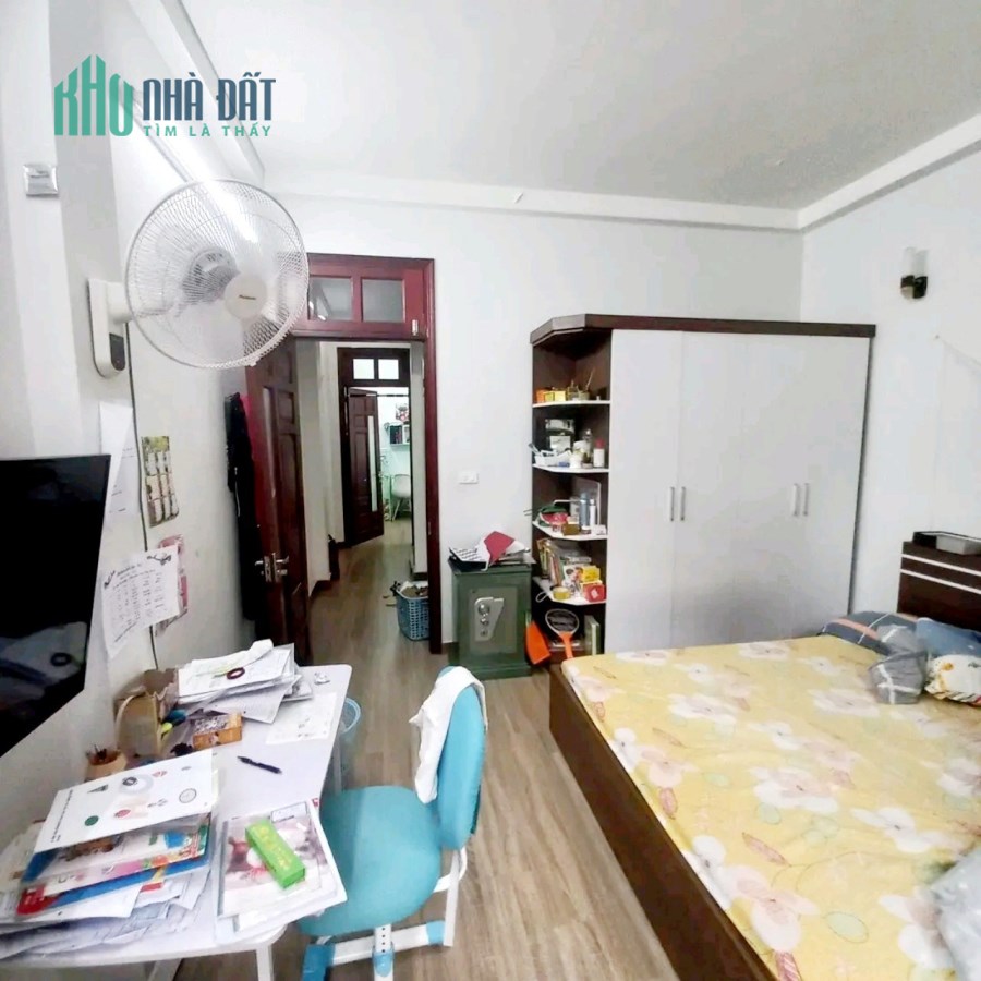 Cần Bán nhà Phố Hoàng Ngân gần ô tô 46m 4Tg MT 4,1m hơn 6 tỷ LHCC.