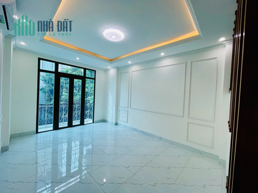 Cần Bán nhà Phố  Phương ô tô đỗ cửa Full nội thất 42m 5tầng MT 3,7m Chỉ 6 tỷ LHCC.