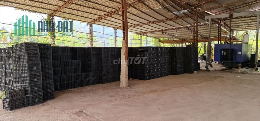 Sang nhượng xưởng đang hoạt động chuyên sản xuất các sản phẩm nhựa