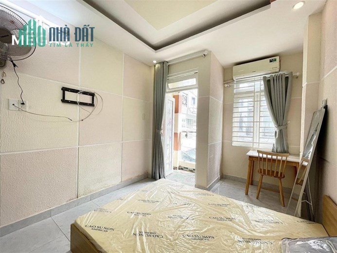 Phòng ban công Phan Đăng Lưu Full nội thất