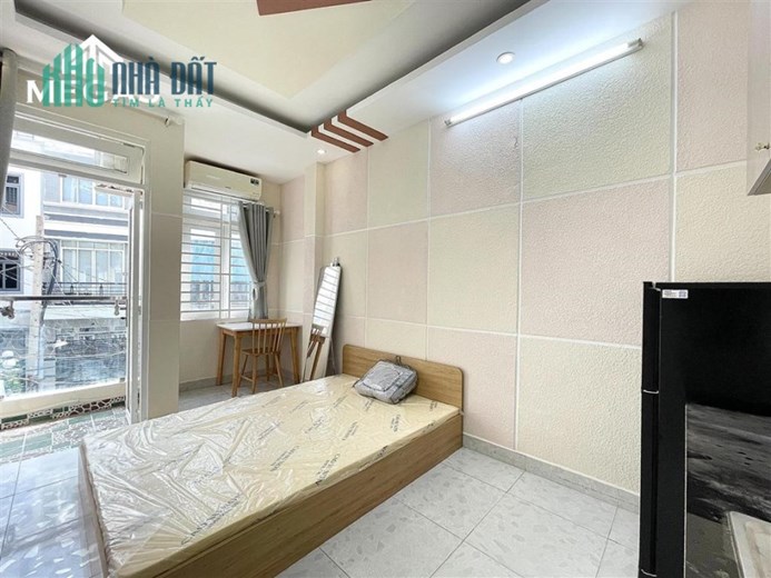 Phòng ban công Phan Đăng Lưu Full nội thất