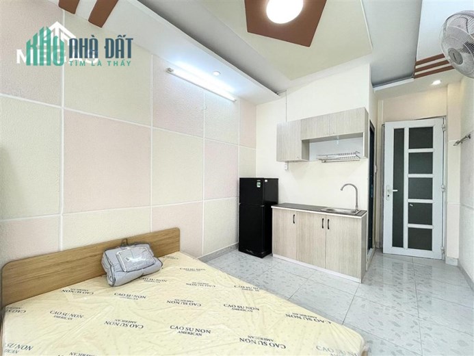 Phòng ban công Phan Đăng Lưu Full nội thất