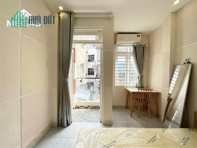 Phòng ban công Phan Đăng Lưu Full nội thất