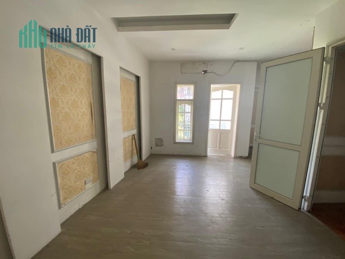 RẺ !! Cho thuê nhà Hoàng Cầu Đống Đa 50mx5T oto Lô góc KD VP rẻ hơn 10 tr ở ngay