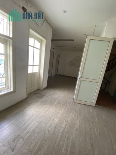 RẺ !! Cho thuê nhà Hoàng Cầu Đống Đa 50mx5T oto Lô góc KD VP rẻ hơn 10 tr ở ngay