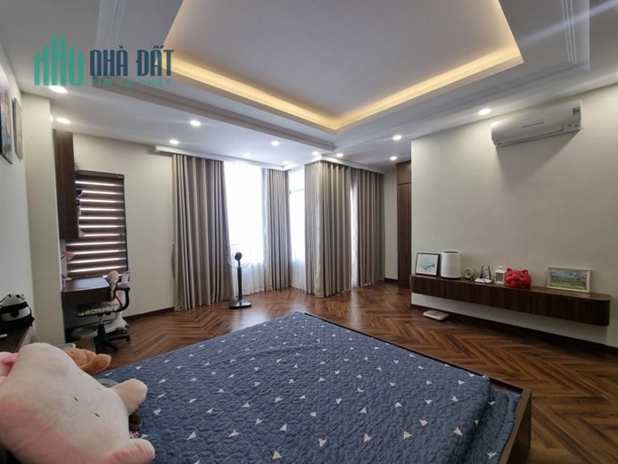 NHÀ ĐẸP NGUYỄN VĂN CỪ, 75M x 7TẦNG, MẶT TIỀN 7M, THANG MÁY-FULL NỘI THẤT