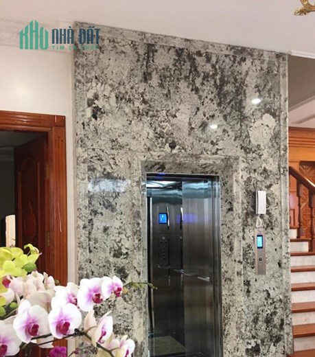 Cho thuê nhà chính chủ Mới căn góc 103m2x5T- KD, VP, Trần Quốc Hoàn-37tr