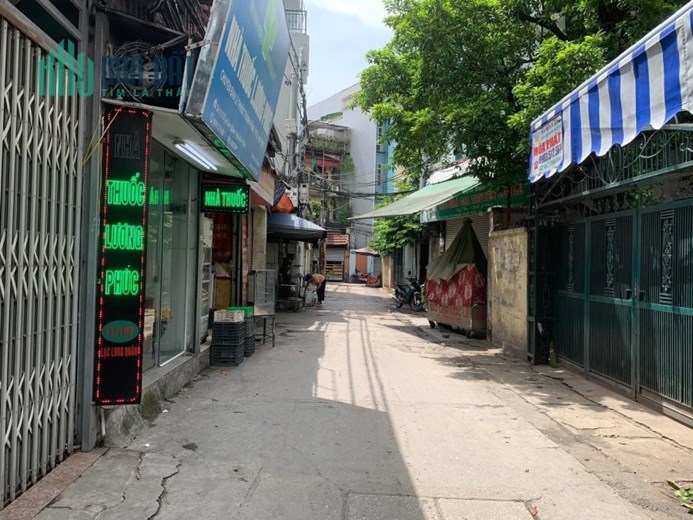 Bán Đất Tặng Nhà C4 Lạc Long Quân 360m2, mặt tiền 13m, gần phố, ngõ thông, ô tô tránh, đầu tư xây