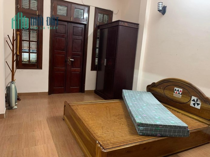 Bán Nhà Phố Nguyến Phong Sắc 30m2 x 6 tầng, ngõ thông rộng, phân lô ô tô tránh, sát Phố, giá chỉ
