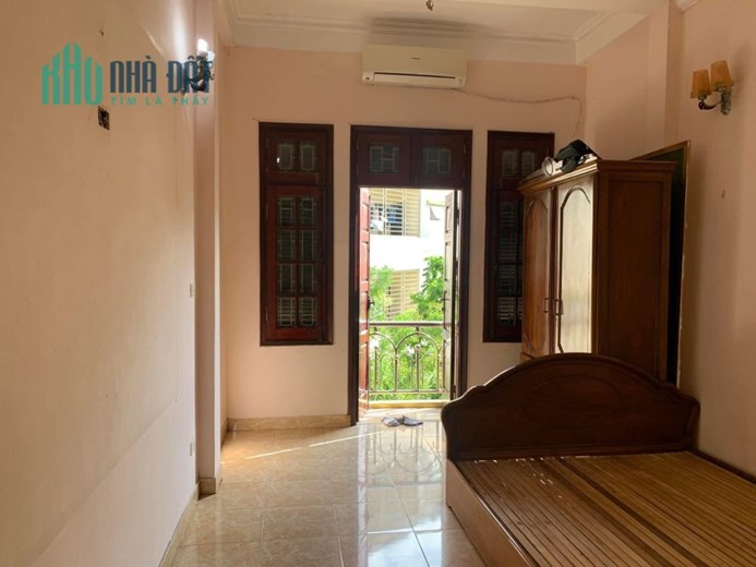 Bán Nhà Phố Nguyến Phong Sắc 30m2 x 6 tầng, ngõ thông rộng, phân lô ô tô tránh, sát Phố, giá chỉ