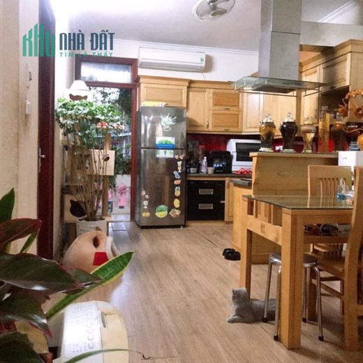 Bán Căn hộ Hoàng Quốc Việt, Cầu Giấy 150m2, giá 3 tỷ 5.