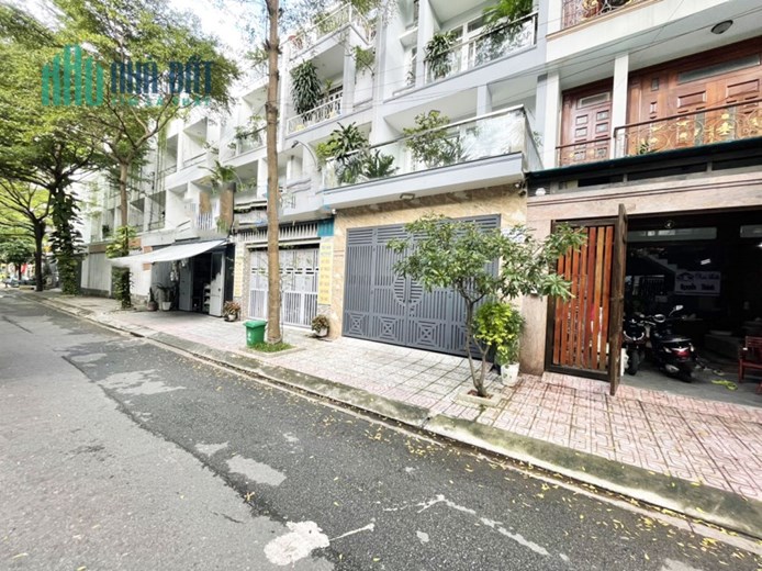 HIẾM CÓ KHÓ TÌM - HXT TRÁNH NGAY NGÃ 3 ĐÔNG QUANG QUẬN 12, 75M2, 3 TẦNG, 4 PN, NỞ HẬU CHỈ HƠN 4 TỶ.