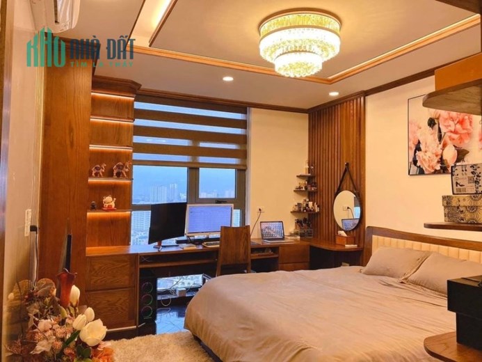 Bán gấp nhà  Hào Nam 40m2 chỉ 4,6 tỷ cạnh Nhạc viện vị trí rất đẹp, LH 0702269986