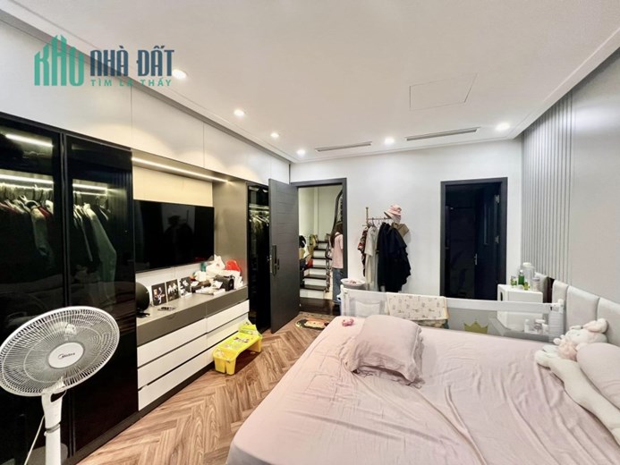 Bán nhà phố Bạch Mai, 31m2 x 6 tầng, Chỉ cần khách thích, LH 0945676597