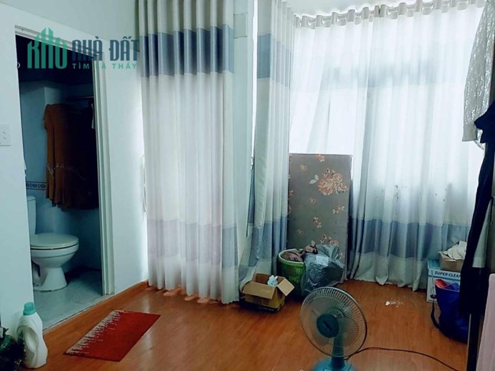 PHÚ NHUẬN- HUỲNH VĂN BÁNH- NGANG 4,3M - 3 TẦNG- GIÁ NHỈNH 2 TỶ.