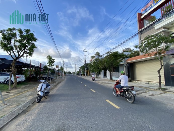 Nhà cấp 3 mới xây khu Hành chính Hoà Vinh,Đường 12m, Thị Xã Đông Hoà, Phú Yên