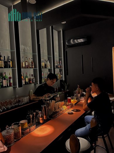 Sang quán cocktail bar chill trung tâm Quận 1.