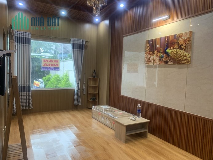 Chính chủ cần bán gấp nhà đẹp, kiên cố gần chợ Lệ Trạch, Hoà Tiến