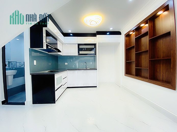 Bán nhà phân lô TĐC Sao Sáng, diện tích 40m  5 tầng GIÁ 4.55 tỉ vị trí cực đẹp