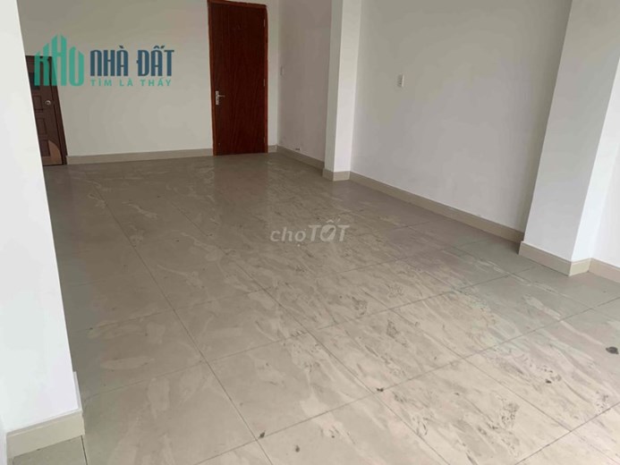 Cho thuê nhà MT Tân Sơn, 2 lầu 4 phòng ngủ